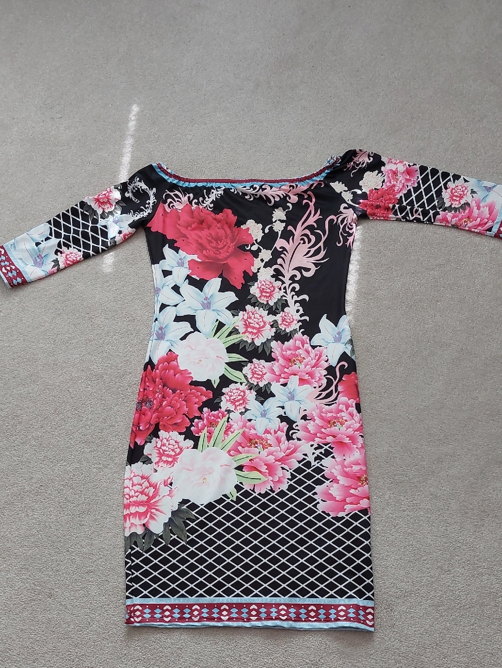 Floral Midi Bodycon Dress in Black and Pink